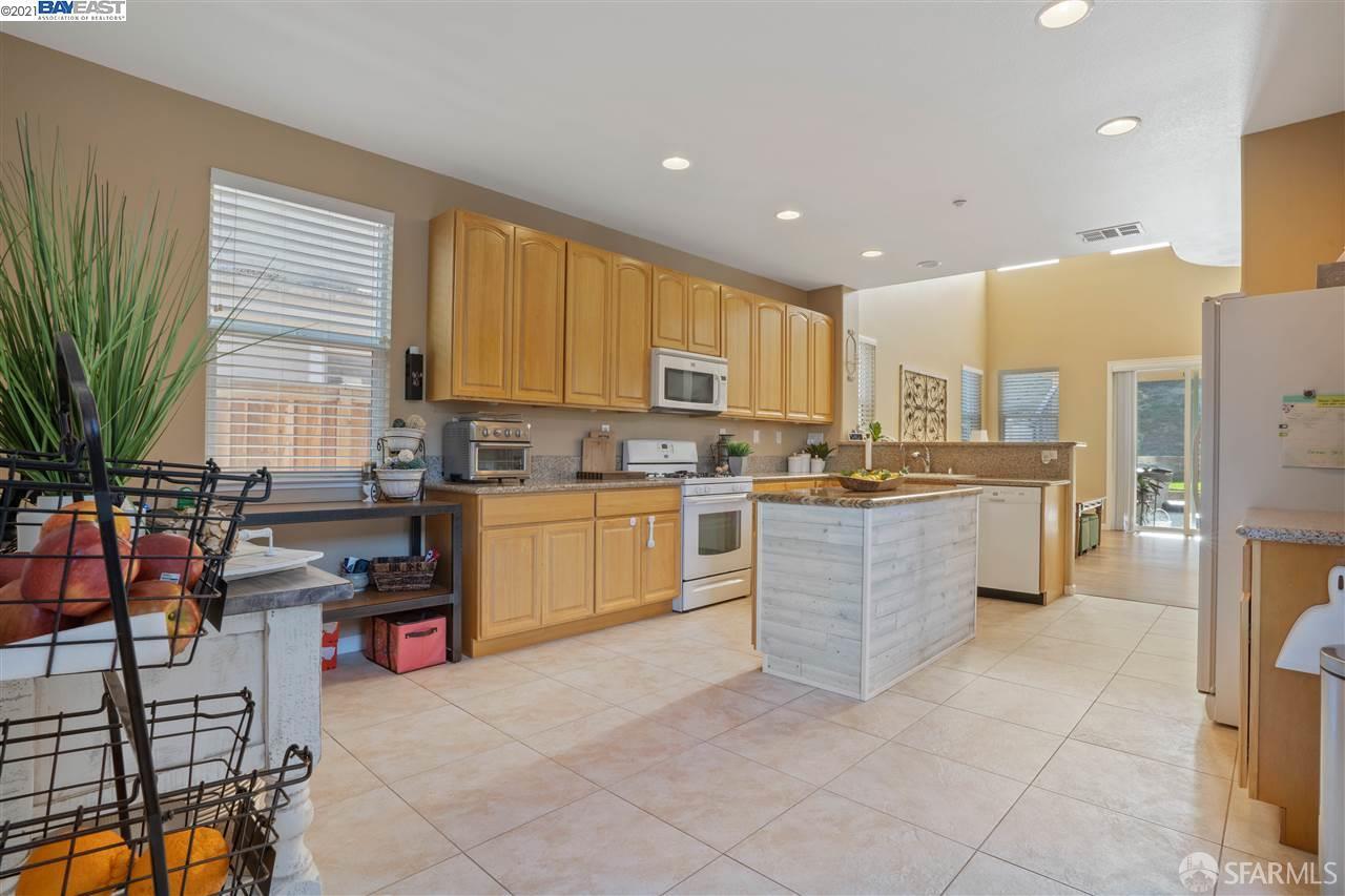 Detail Gallery Image 15 of 36 For 699 Flemish Ct, Brentwood,  CA 94513 - 4 Beds | 3 Baths