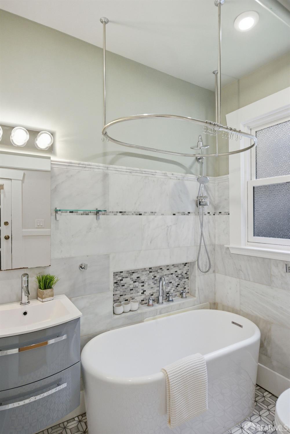 Detail Gallery Image 30 of 39 For 3452 18th St a,  San Francisco,  CA 94110 - 1 Beds | 1/1 Baths