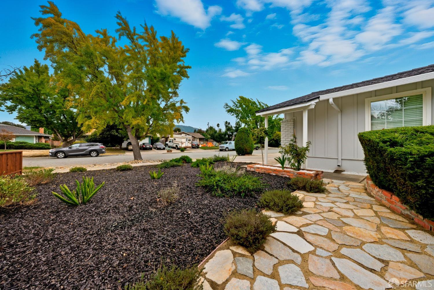 Detail Gallery Image 6 of 61 For 4843 Pepperwood Way, San Jose,  CA 95124 - 3 Beds | 2 Baths