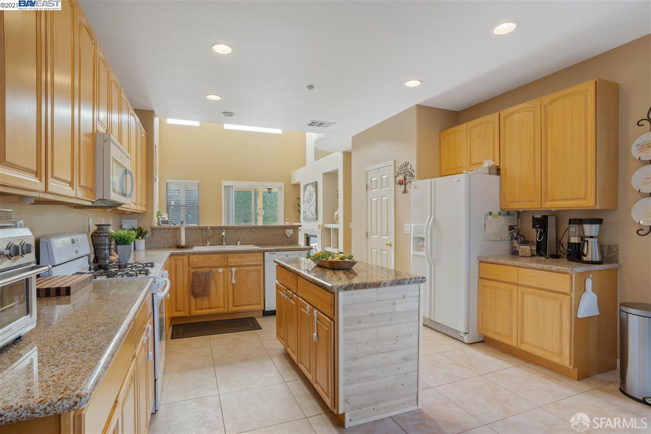 Detail Gallery Image 13 of 36 For 699 Flemish Ct, Brentwood,  CA 94513 - 4 Beds | 3 Baths