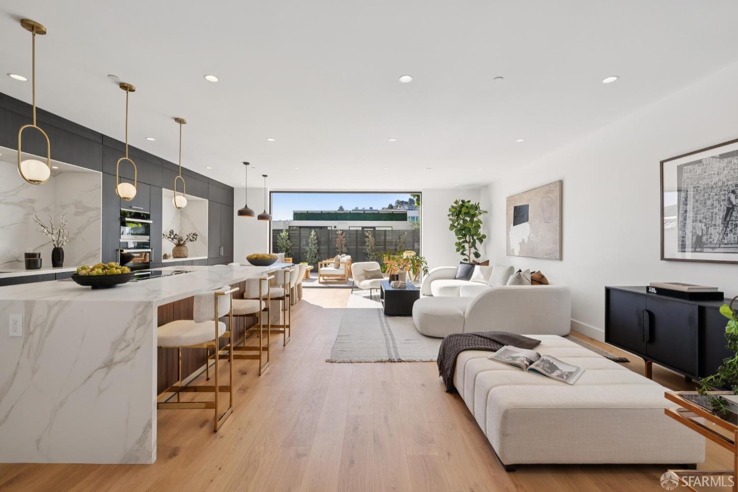 Photo #3: 425082049 Listing 