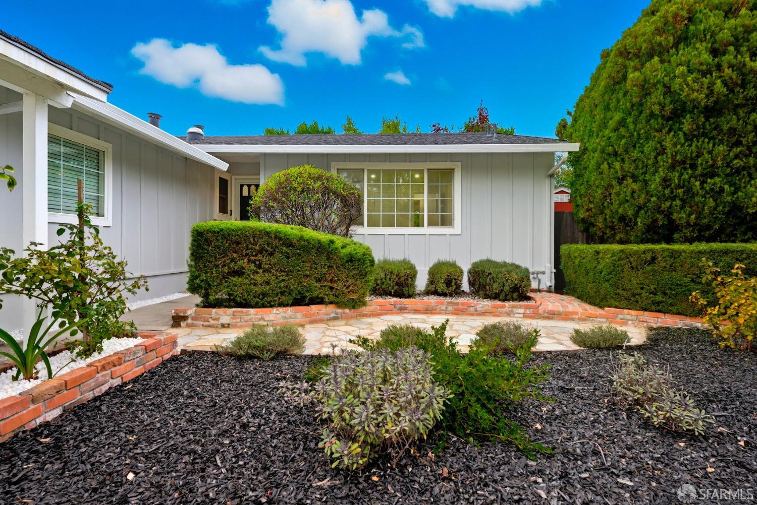 Detail Gallery Image 5 of 61 For 4843 Pepperwood Way, San Jose,  CA 95124 - 3 Beds | 2 Baths
