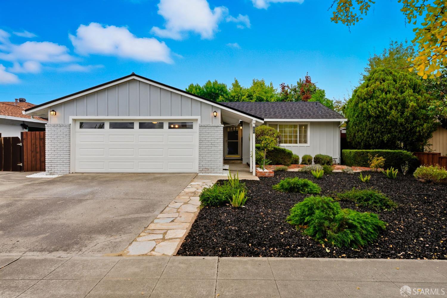 Detail Gallery Image 2 of 61 For 4843 Pepperwood Way, San Jose,  CA 95124 - 3 Beds | 2 Baths