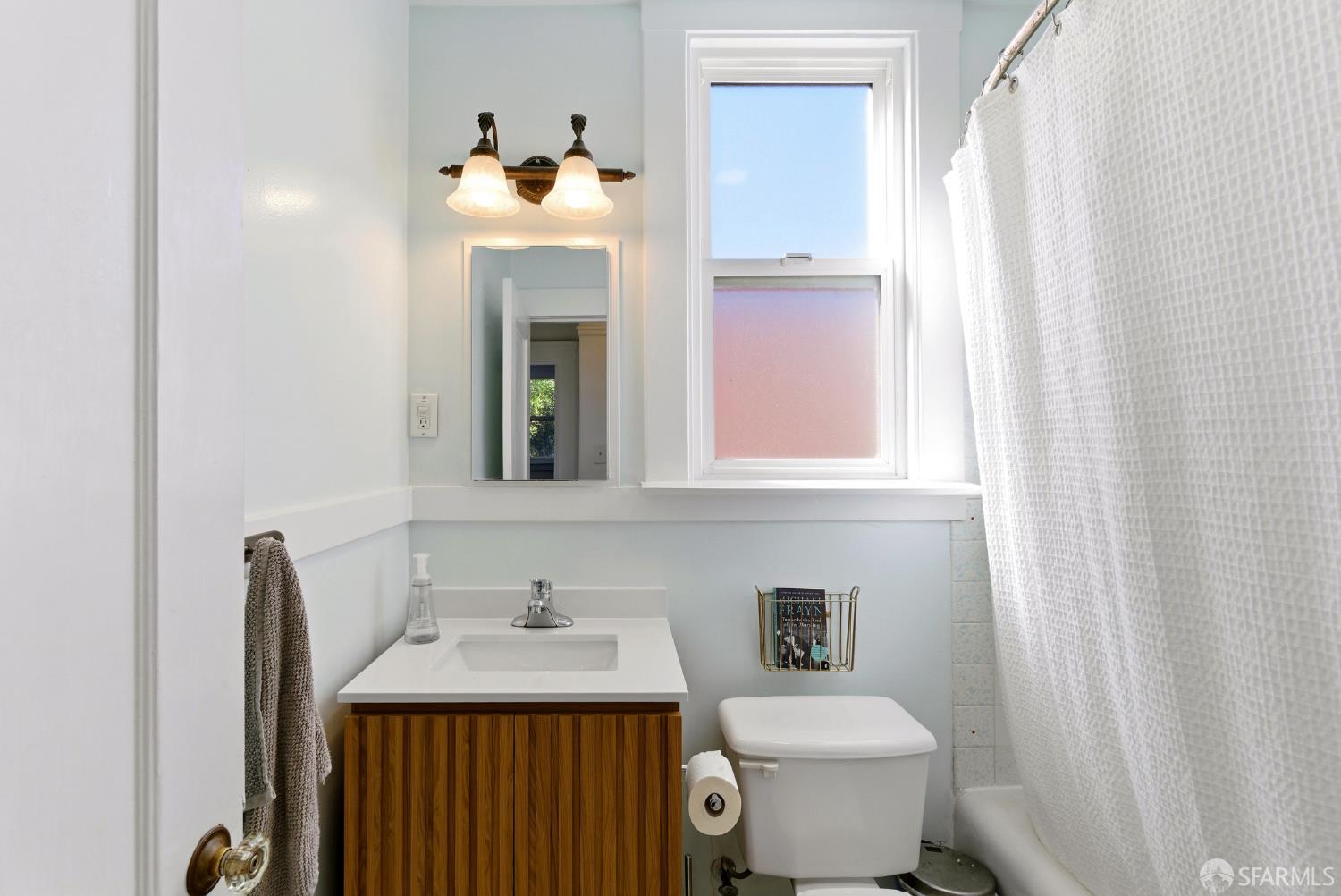 Detail Gallery Image 20 of 51 For 4201 Kirkham St, San Francisco,  CA 94122 - – Beds | – Baths