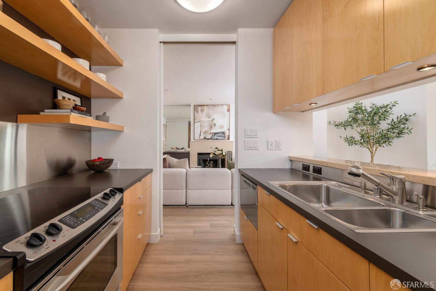 Photo #15: 425081833 Listing: Photo #15