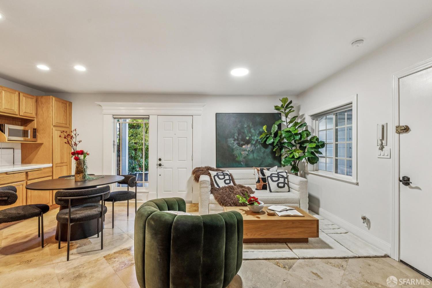 Detail Gallery Image 51 of 74 For 729 Douglass St a,  San Francisco,  CA 94114 - 3 Beds | 3 Baths