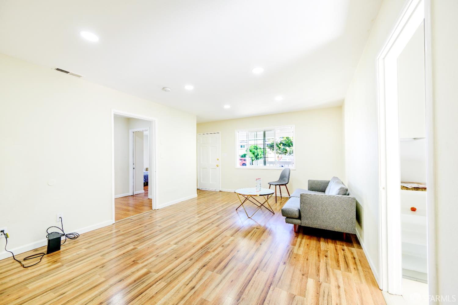 Detail Gallery Image 7 of 48 For 16829 Daryl Ave, San Lorenzo,  CA 94580 - 5 Beds | 2 Baths