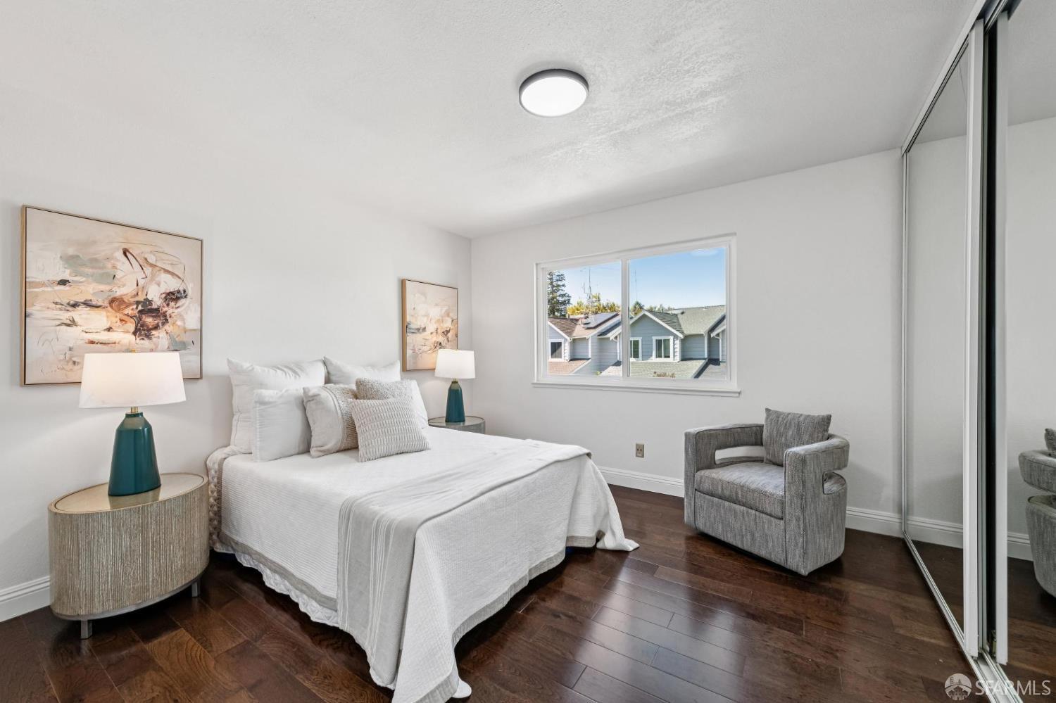 Detail Gallery Image 17 of 28 For 141 Edgewater Pl, Pittsburg,  CA 94565 - 3 Beds | 2/1 Baths