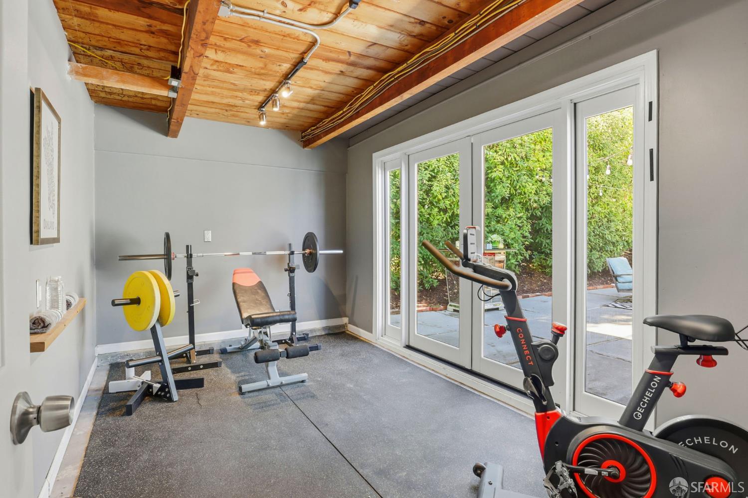 Detail Gallery Image 34 of 41 For 656 Pebble Dr, El Sobrante,  CA 94803 - 3 Beds | 2 Baths