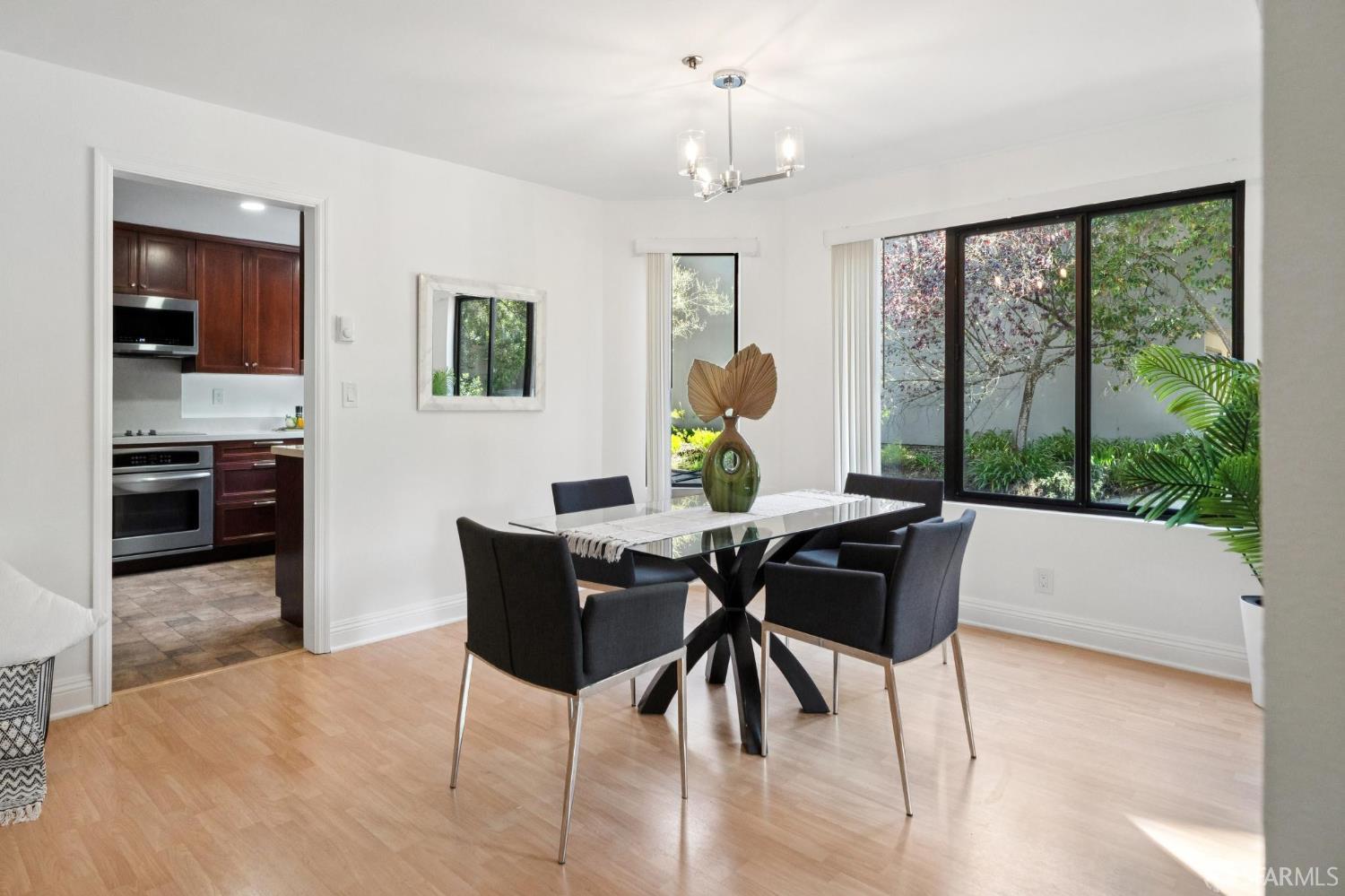 Photo #12: 425065655 Listing: Photo #12