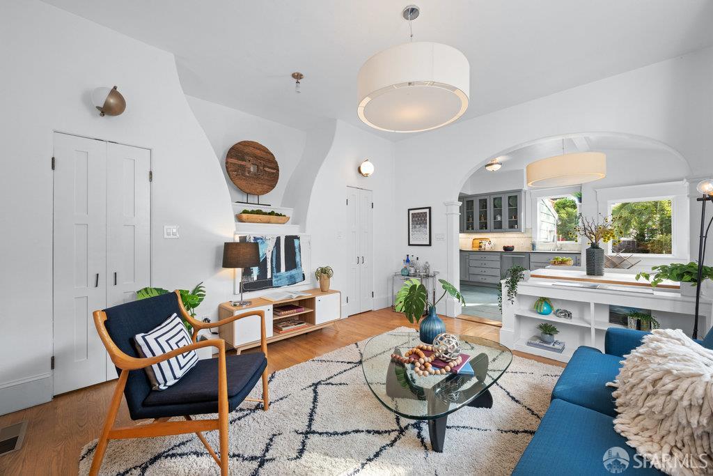 Photo #4: 425079184 Listing 