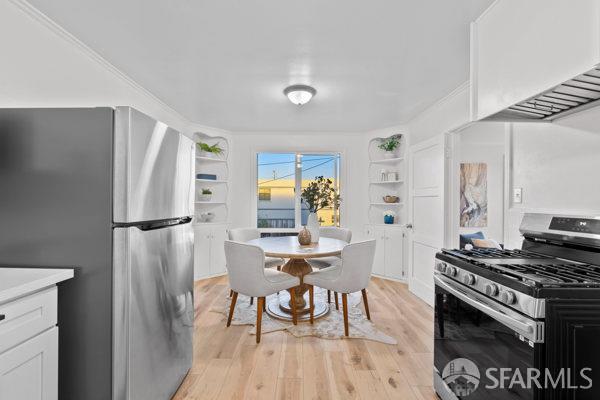Detail Gallery Image 4 of 53 For 3400 Vicente St, San Francisco,  CA 94116 - 3 Beds | 2 Baths