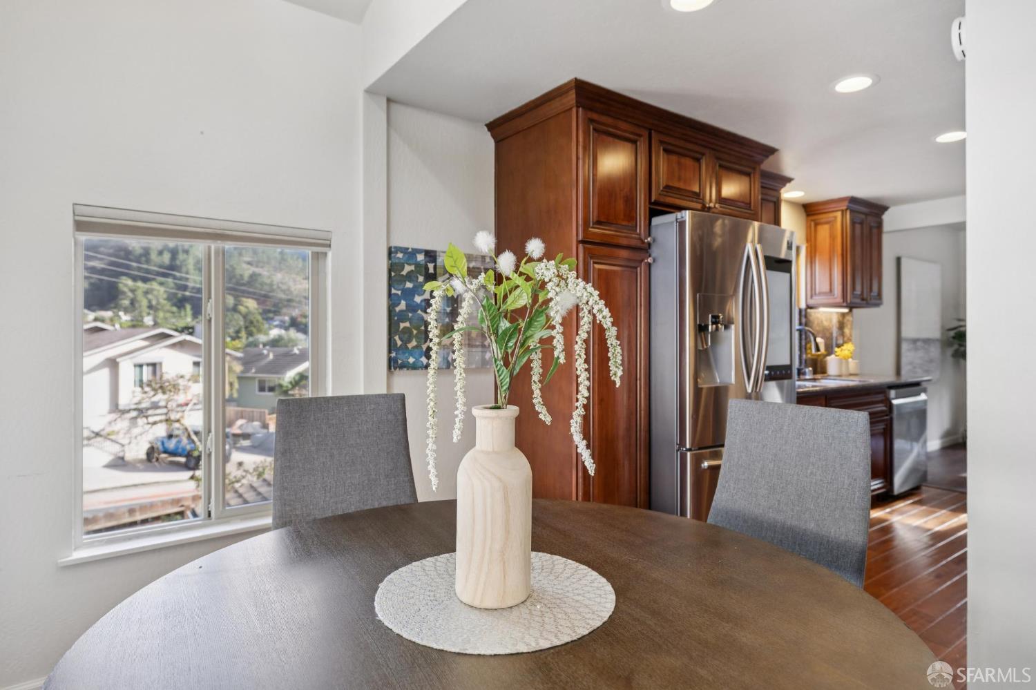 Detail Gallery Image 8 of 35 For 1 Cape Breton Ct, Pacifica,  CA 94044 - 4 Beds | 2 Baths