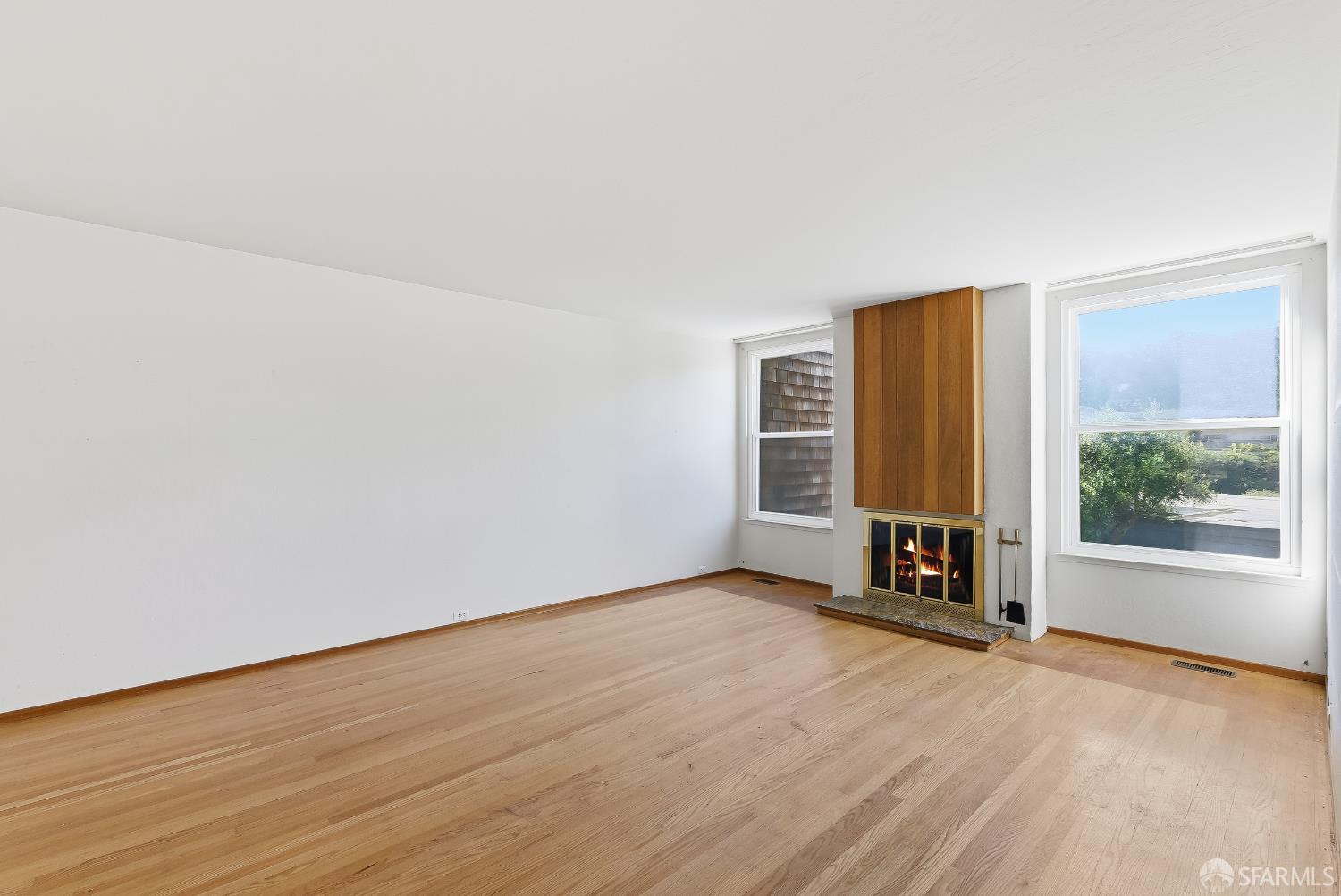 Detail Gallery Image 3 of 30 For 49 Turquoise Way, San Francisco,  CA 94131 - 4 Beds | 2/1 Baths