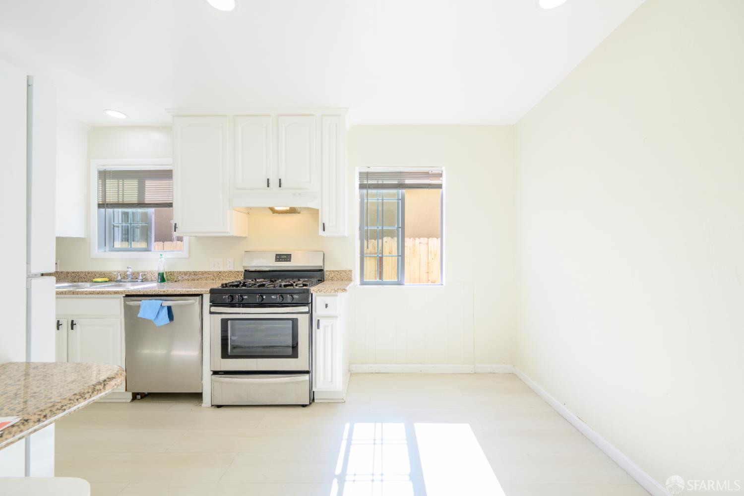 Detail Gallery Image 12 of 48 For 16829 Daryl Ave, San Lorenzo,  CA 94580 - 5 Beds | 2 Baths