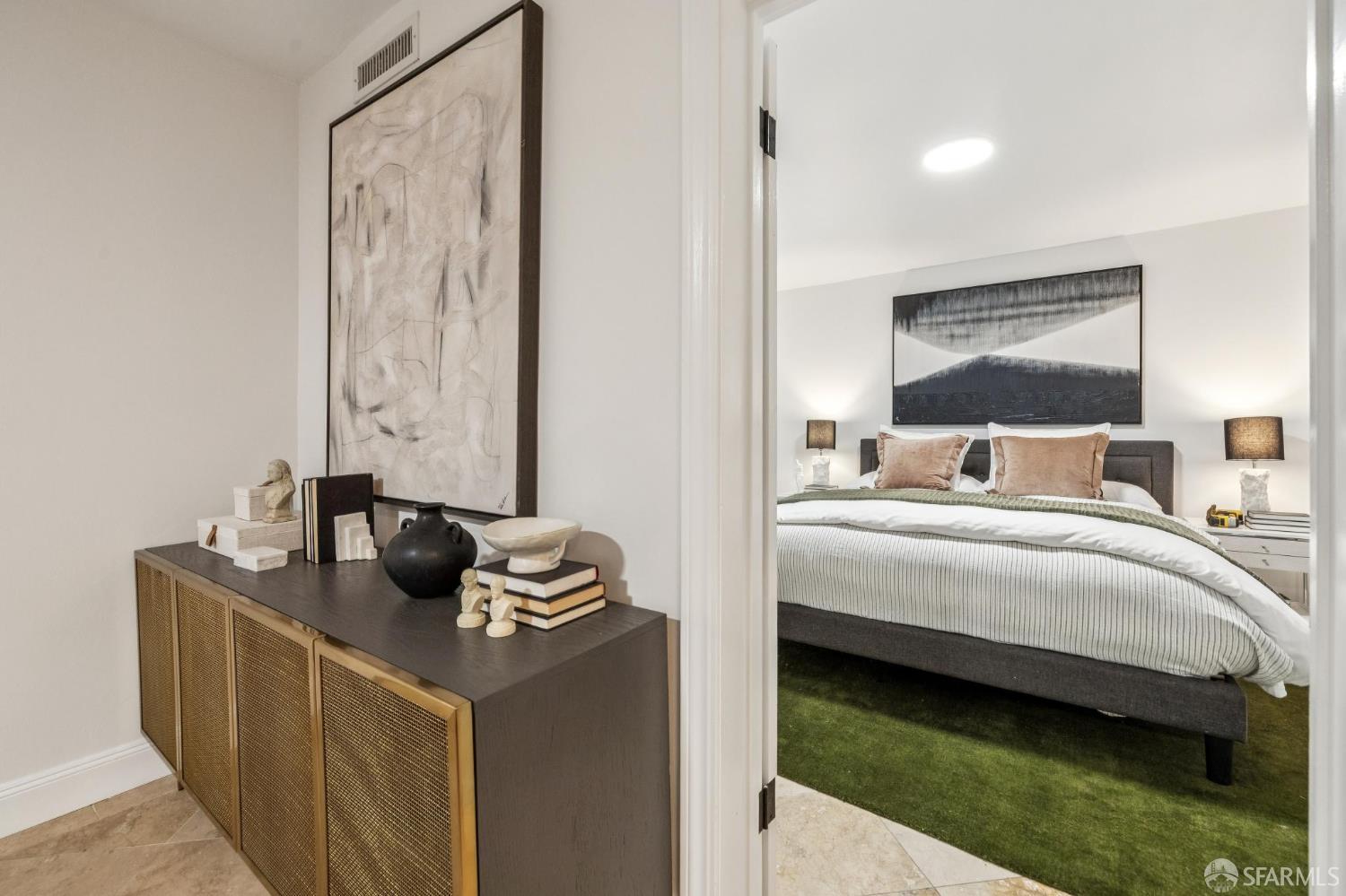 Detail Gallery Image 53 of 74 For 729 Douglass St a,  San Francisco,  CA 94114 - 3 Beds | 3 Baths