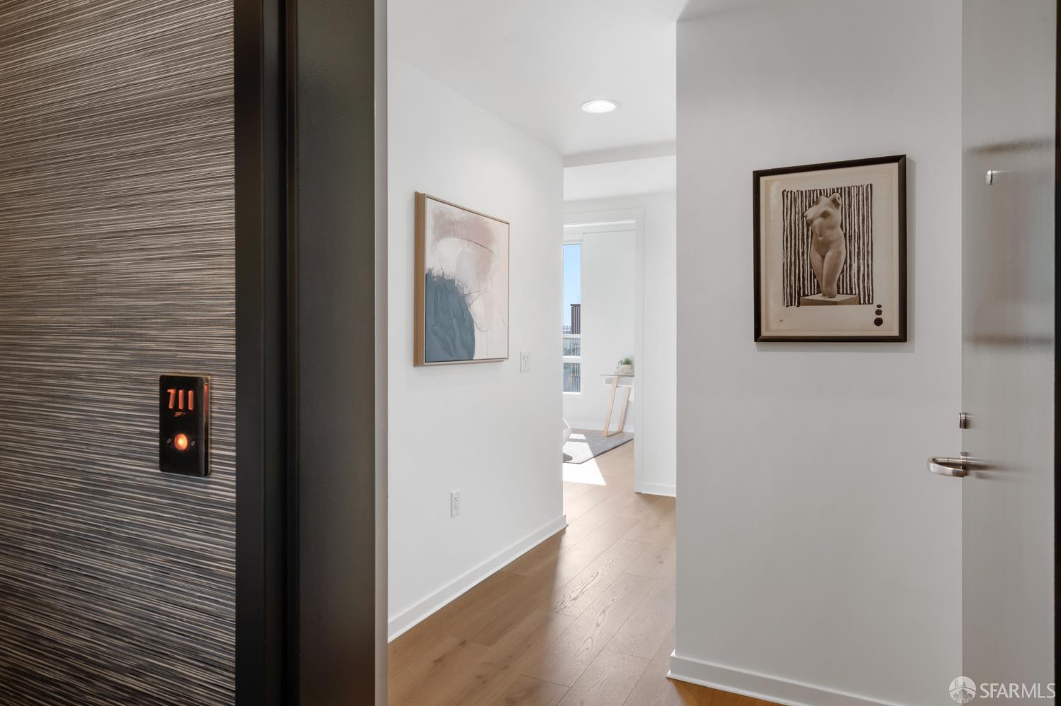 Photo #2: 425064186 Listing 