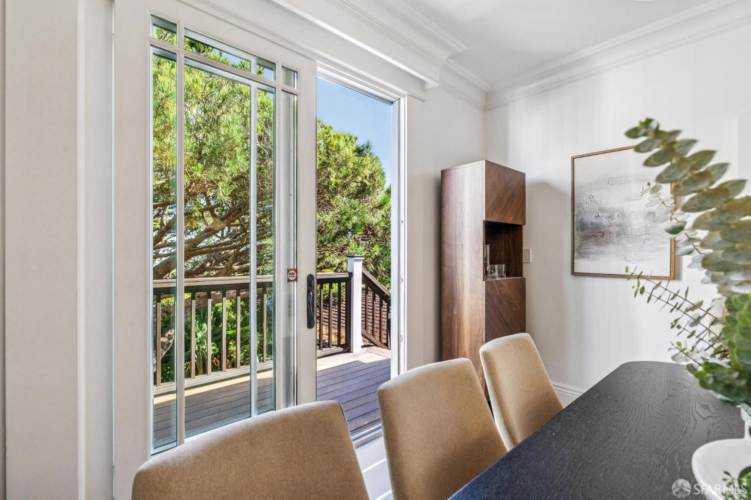 Detail Gallery Image 20 of 93 For 729 Douglass St, San Francisco,  CA 94114 - – Beds | – Baths