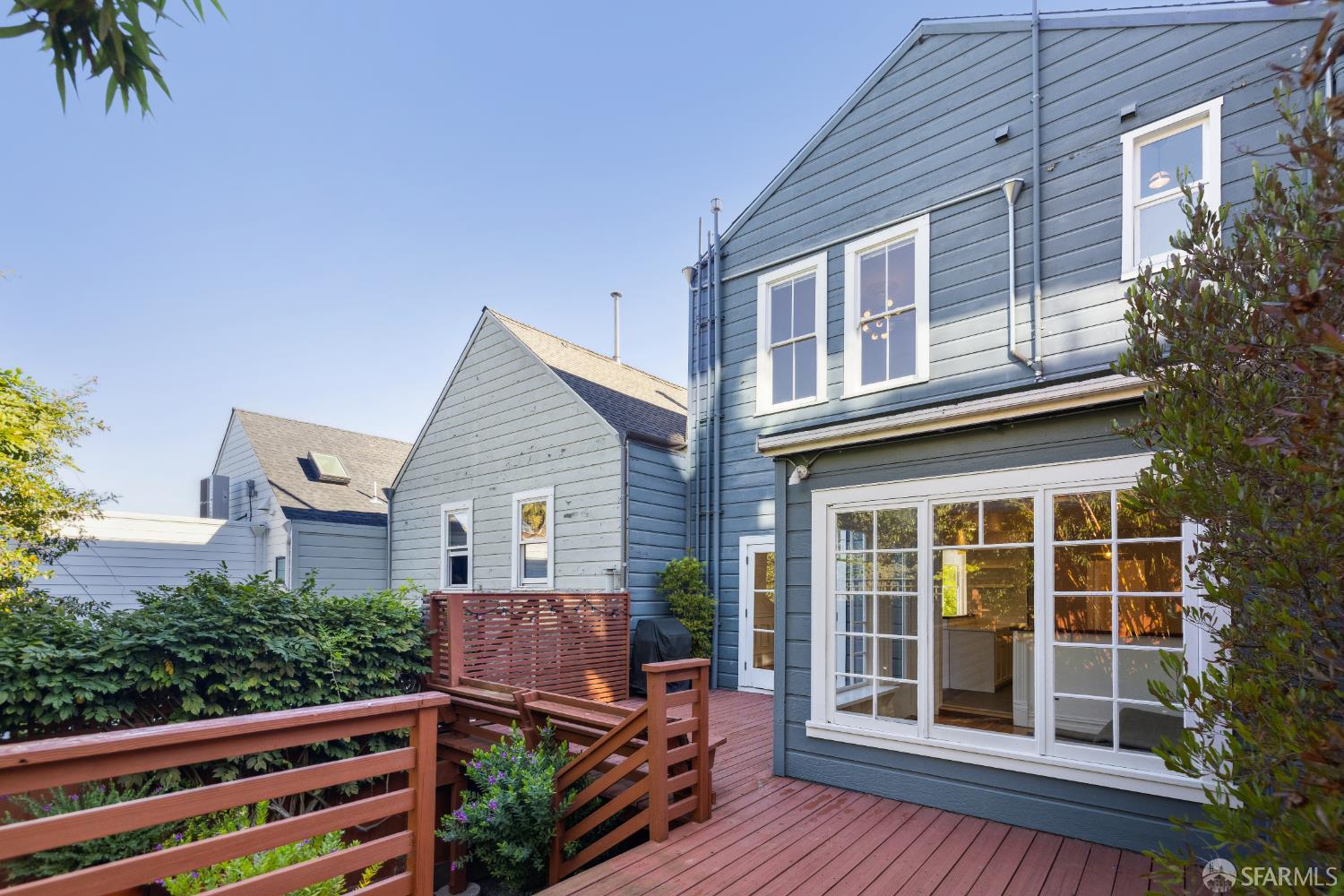 Detail Gallery Image 38 of 44 For 282 Eureka St, San Francisco,  CA 94114 - 4 Beds | 2/1 Baths