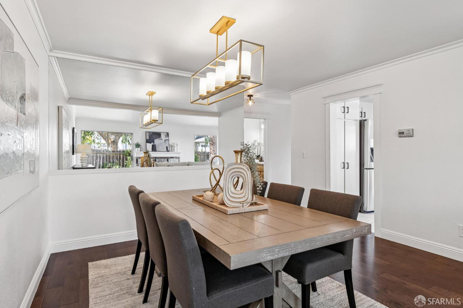 Detail Gallery Image 7 of 28 For 141 Edgewater Pl, Pittsburg,  CA 94565 - 3 Beds | 2/1 Baths