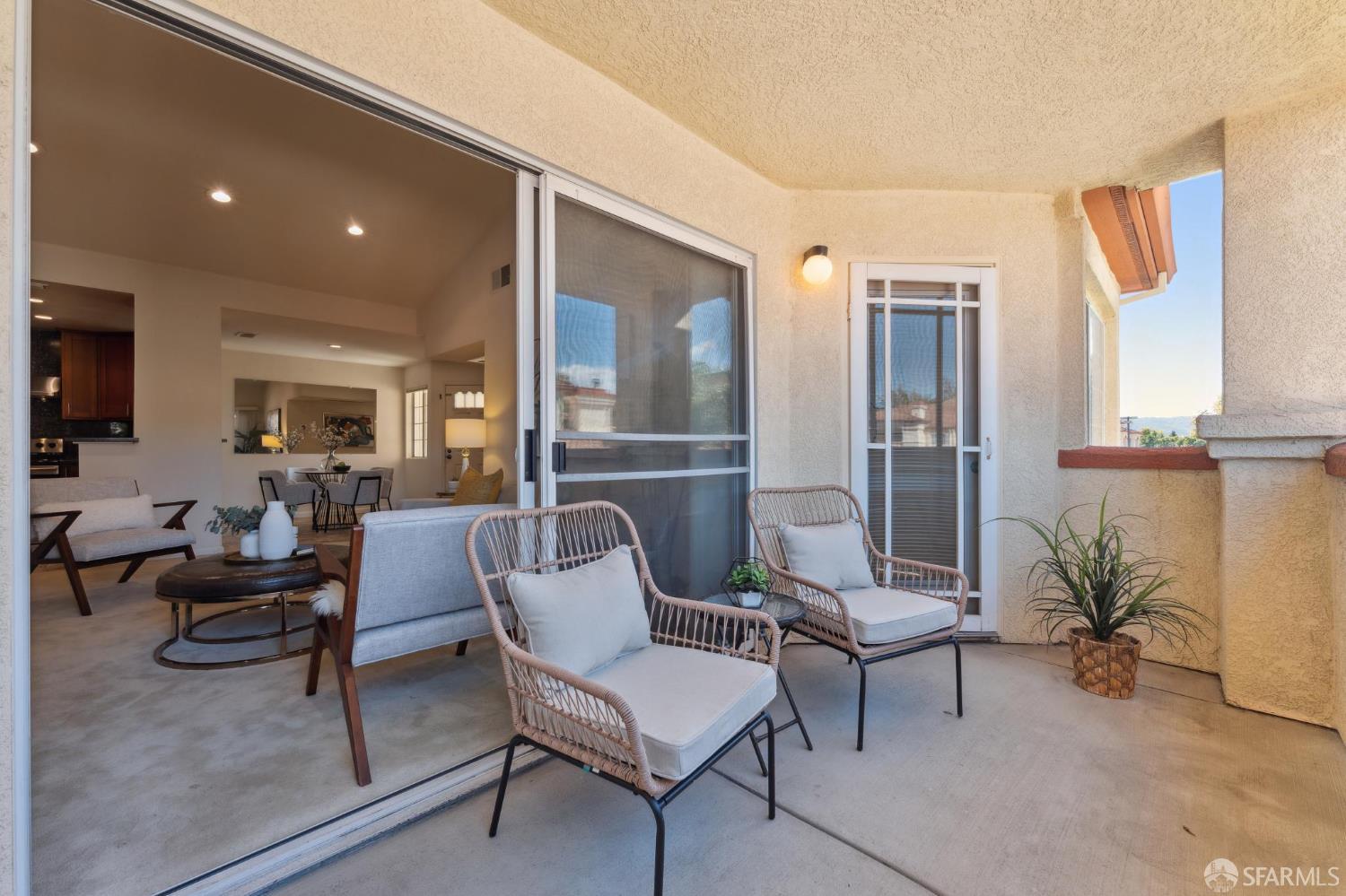 Detail Gallery Image 17 of 50 For 7063 Dublin Meadows St #H,  Dublin,  CA 94568 - 3 Beds | 2 Baths