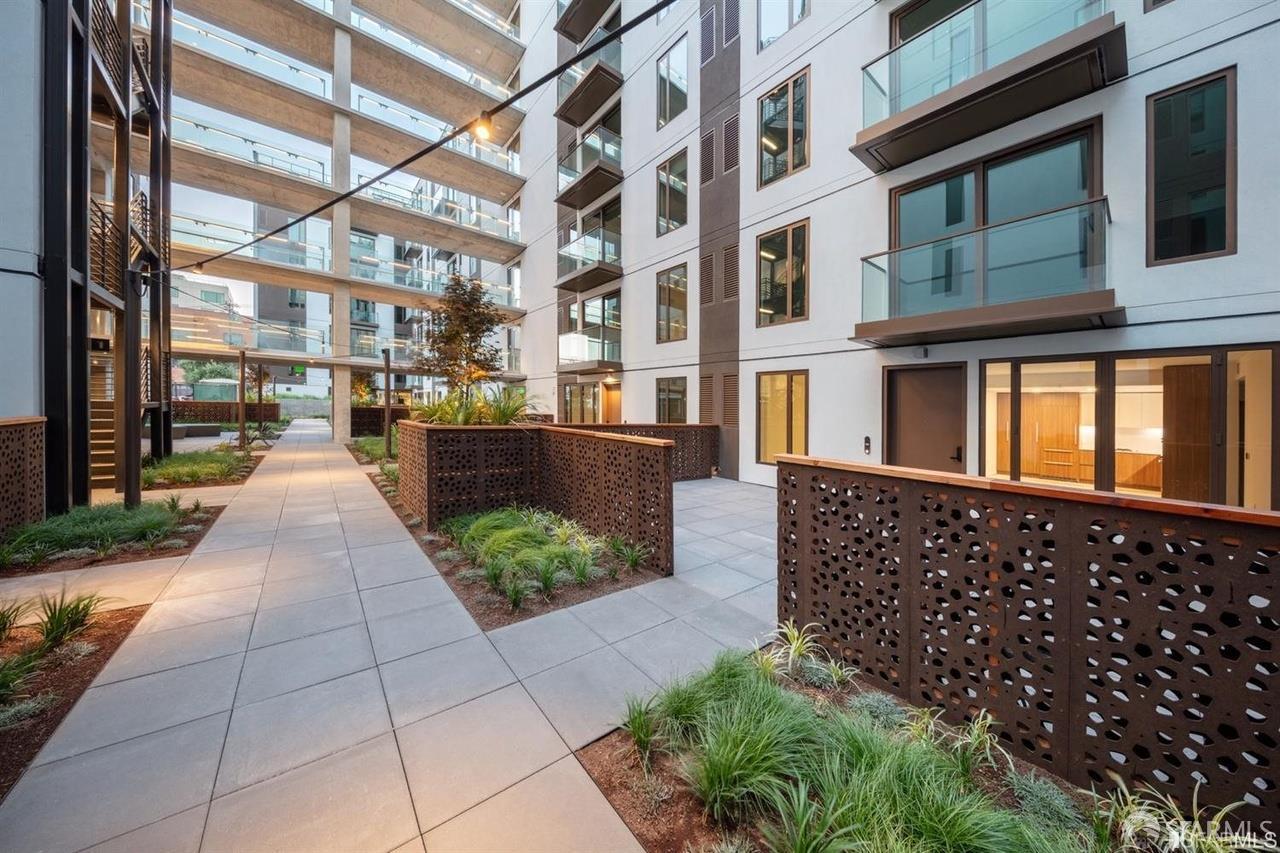 Photo #29: 425076052 Listing: Photo #29