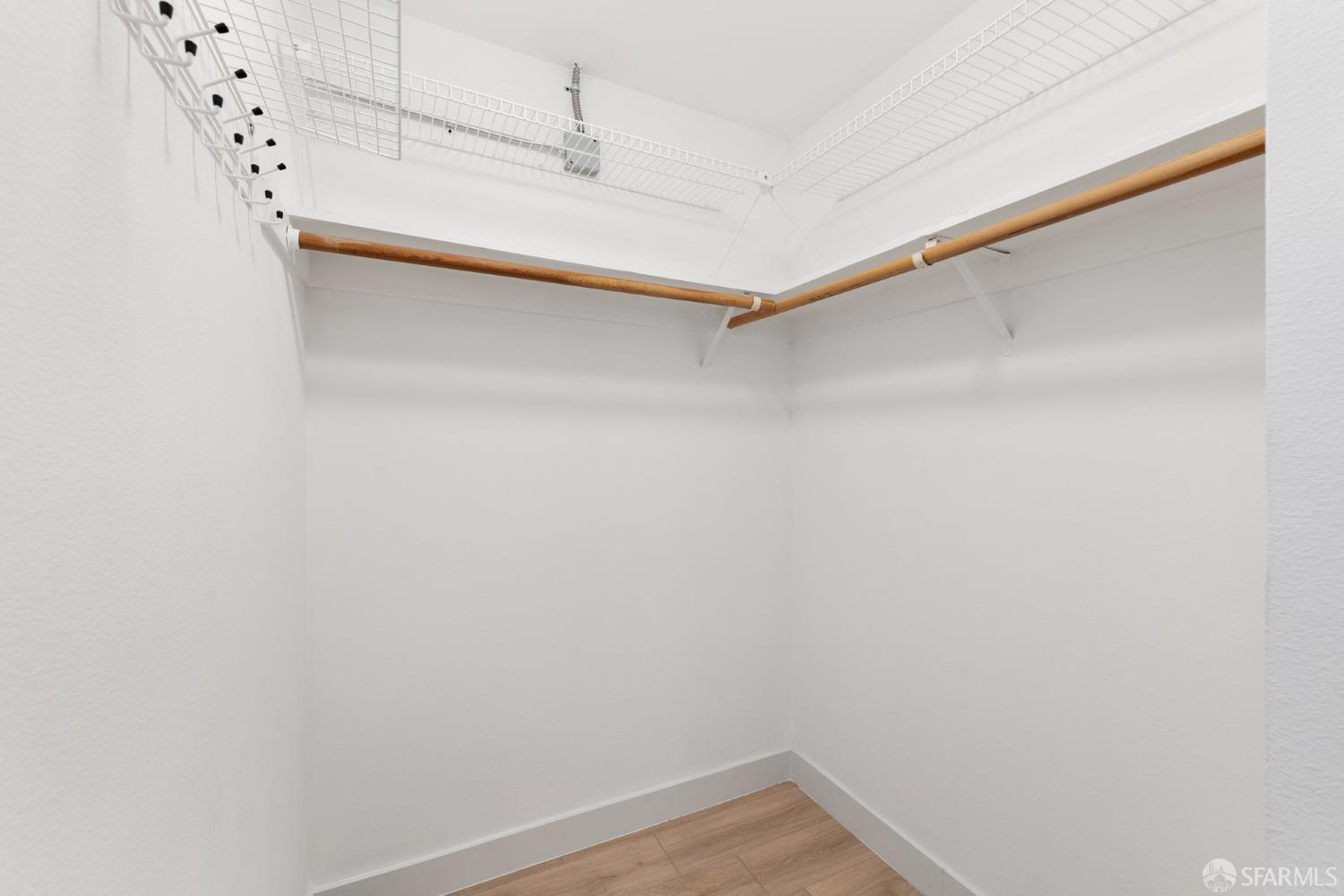 Photo #22: 425081833 Listing: Photo #22