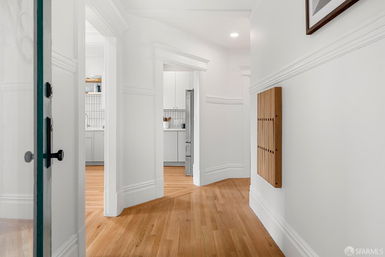 Photo #2: 425081542 Listing 