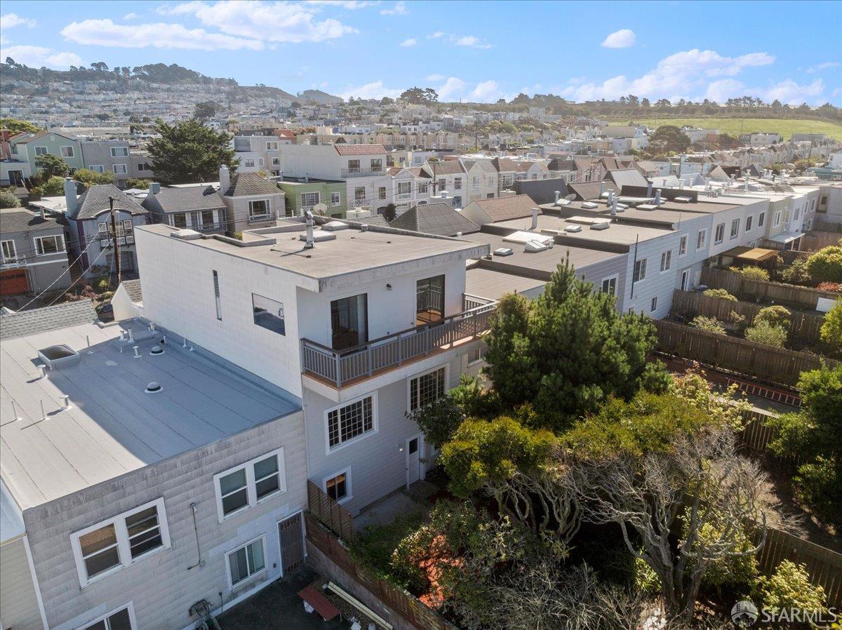 Detail Gallery Image 4 of 42 For 1735 28th Ave, San Francisco,  CA 94122 - 4 Beds | 2 Baths