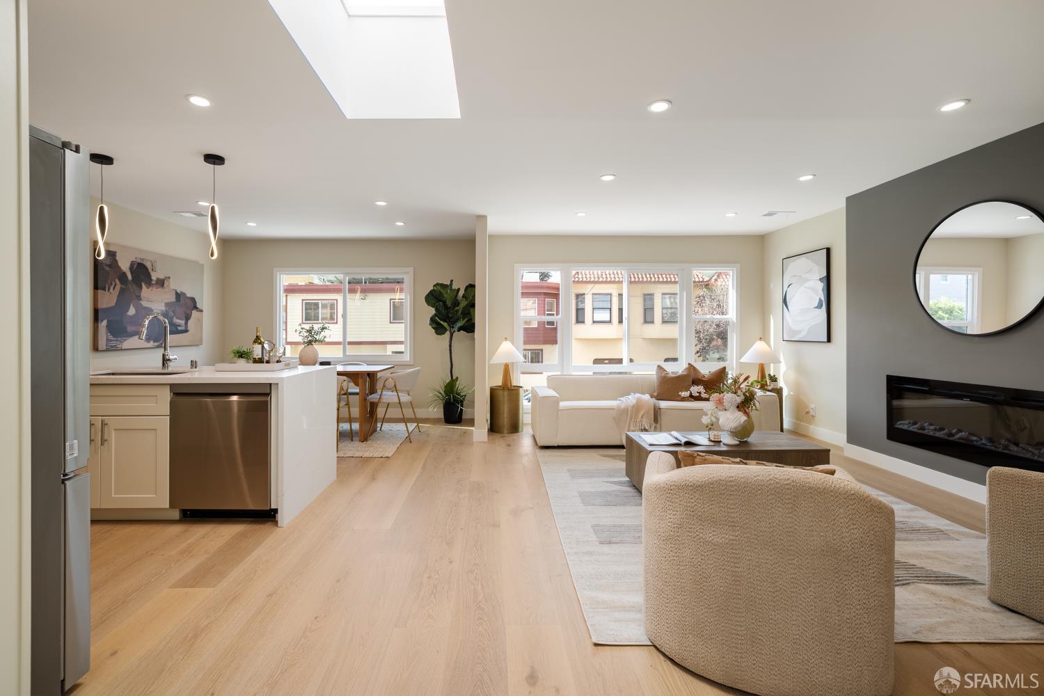 Detail Gallery Image 6 of 69 For 537 Russia Ave, San Francisco,  CA 94112 - 3 Beds | 2 Baths