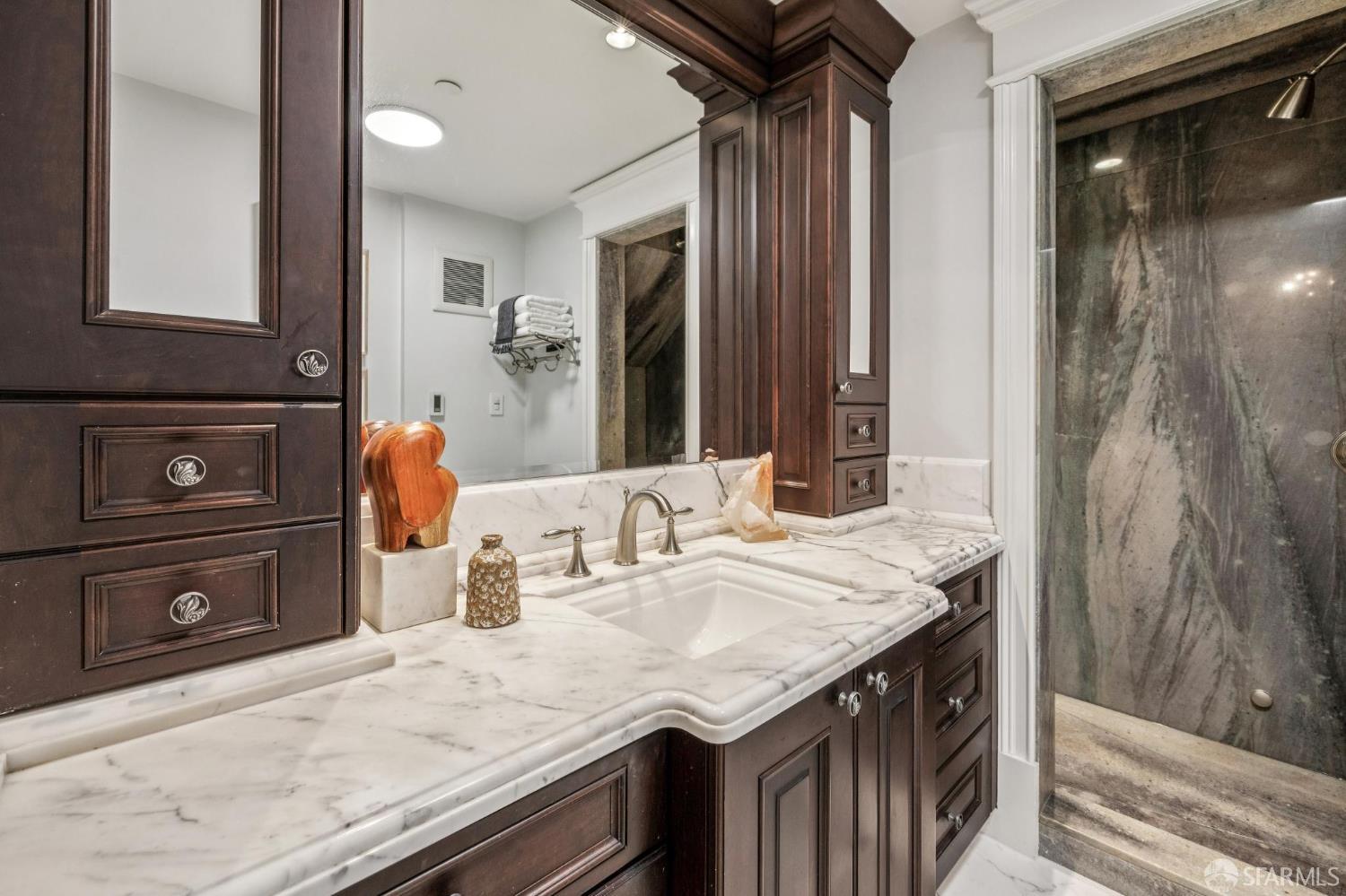 Detail Gallery Image 48 of 93 For 729 Douglass St, San Francisco,  CA 94114 - – Beds | – Baths