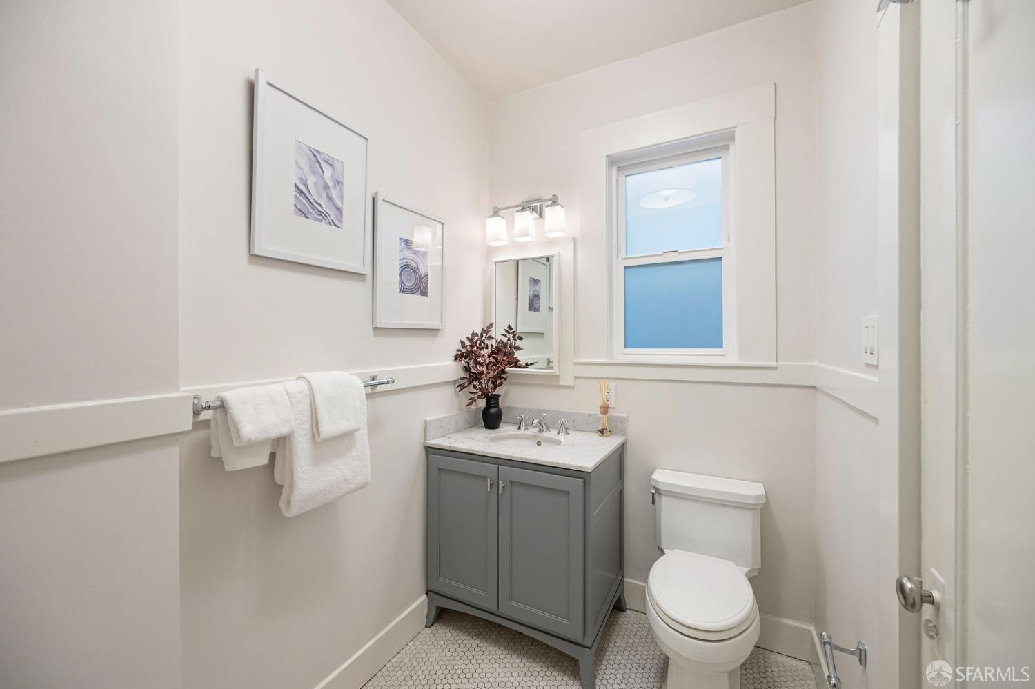 Detail Gallery Image 24 of 40 For 2363 Larkin St #34,  San Francisco,  CA 94109 - 2 Beds | 1 Baths