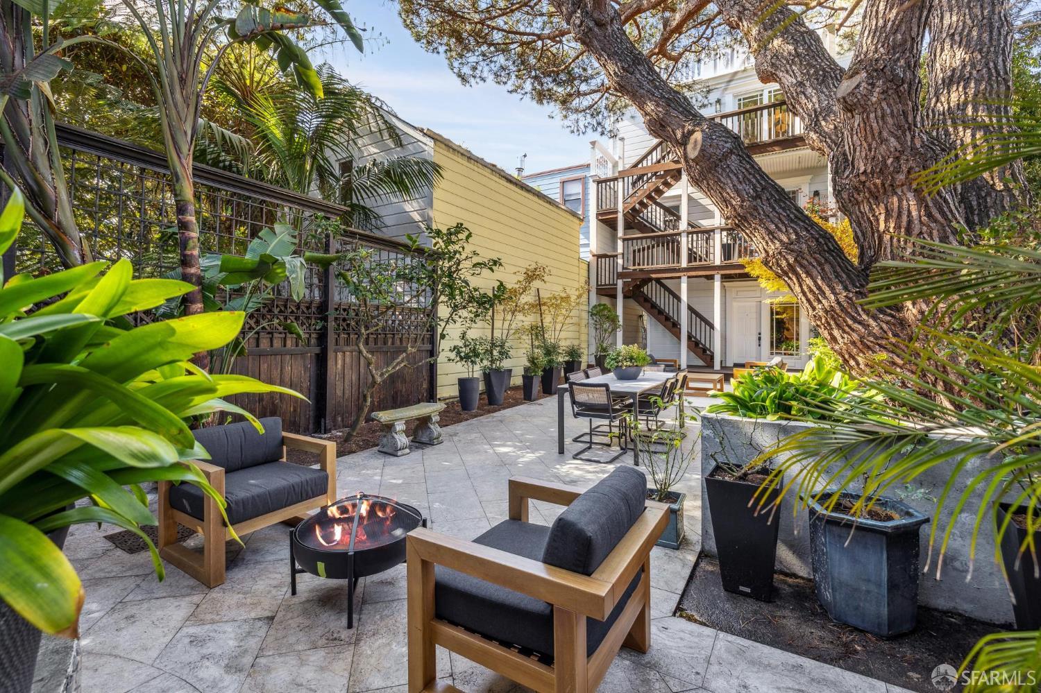 Detail Gallery Image 70 of 74 For 729 Douglass St a,  San Francisco,  CA 94114 - 3 Beds | 3 Baths