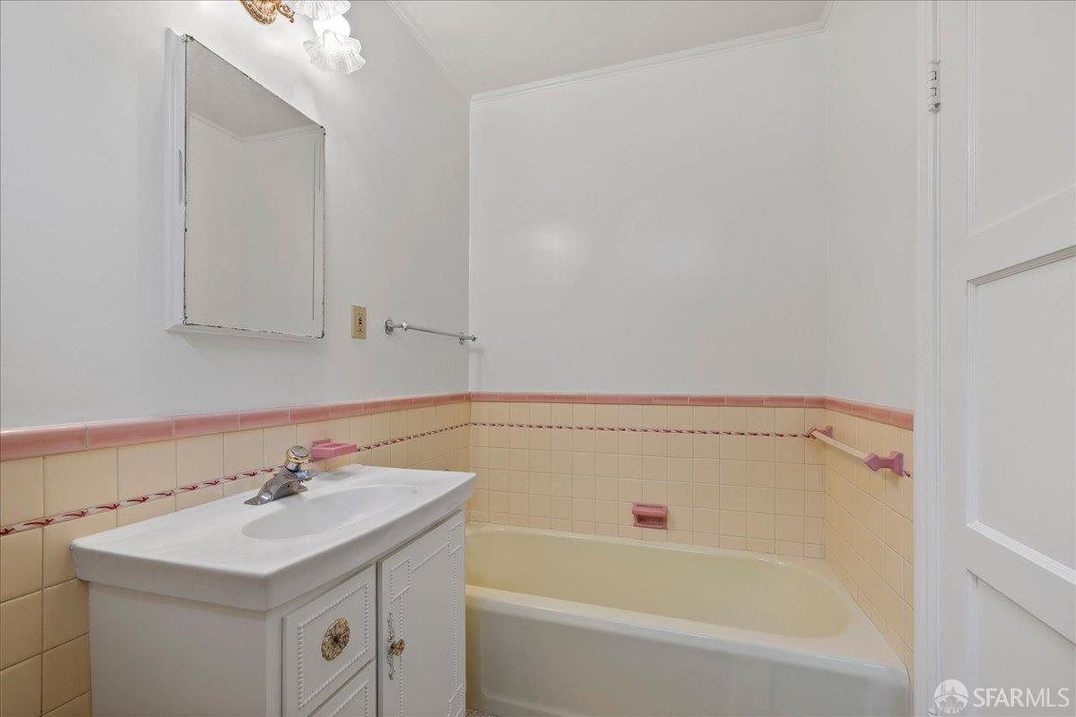 Detail Gallery Image 17 of 42 For 1735 28th Ave, San Francisco,  CA 94122 - 4 Beds | 2 Baths