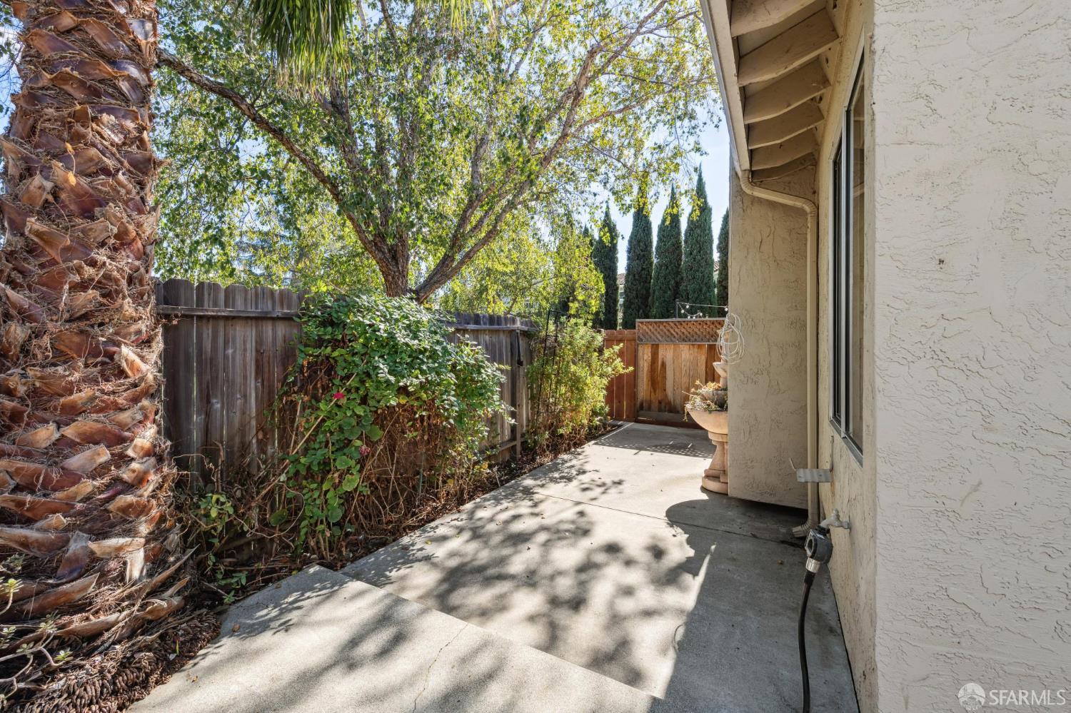 Detail Gallery Image 27 of 28 For 141 Edgewater Pl, Pittsburg,  CA 94565 - 3 Beds | 2/1 Baths