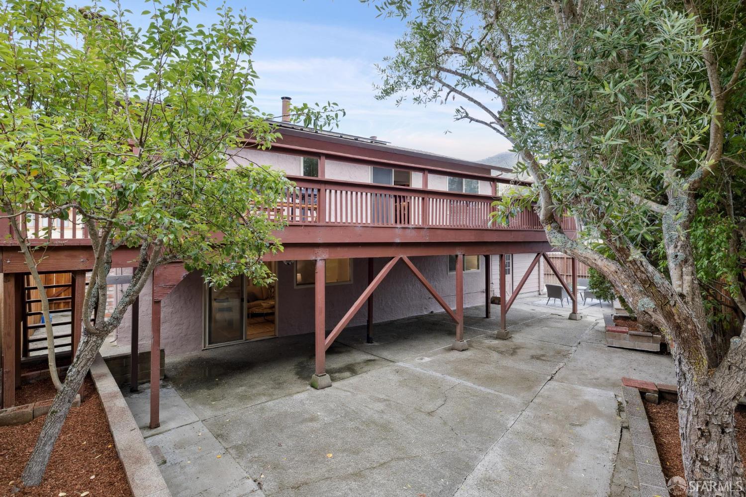 Detail Gallery Image 32 of 35 For 1 Cape Breton Ct, Pacifica,  CA 94044 - 4 Beds | 2 Baths