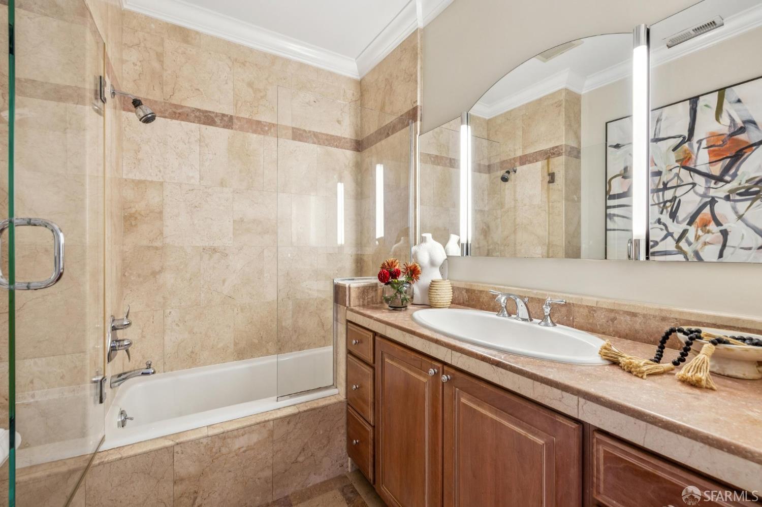 Detail Gallery Image 25 of 93 For 729 Douglass St, San Francisco,  CA 94114 - – Beds | – Baths