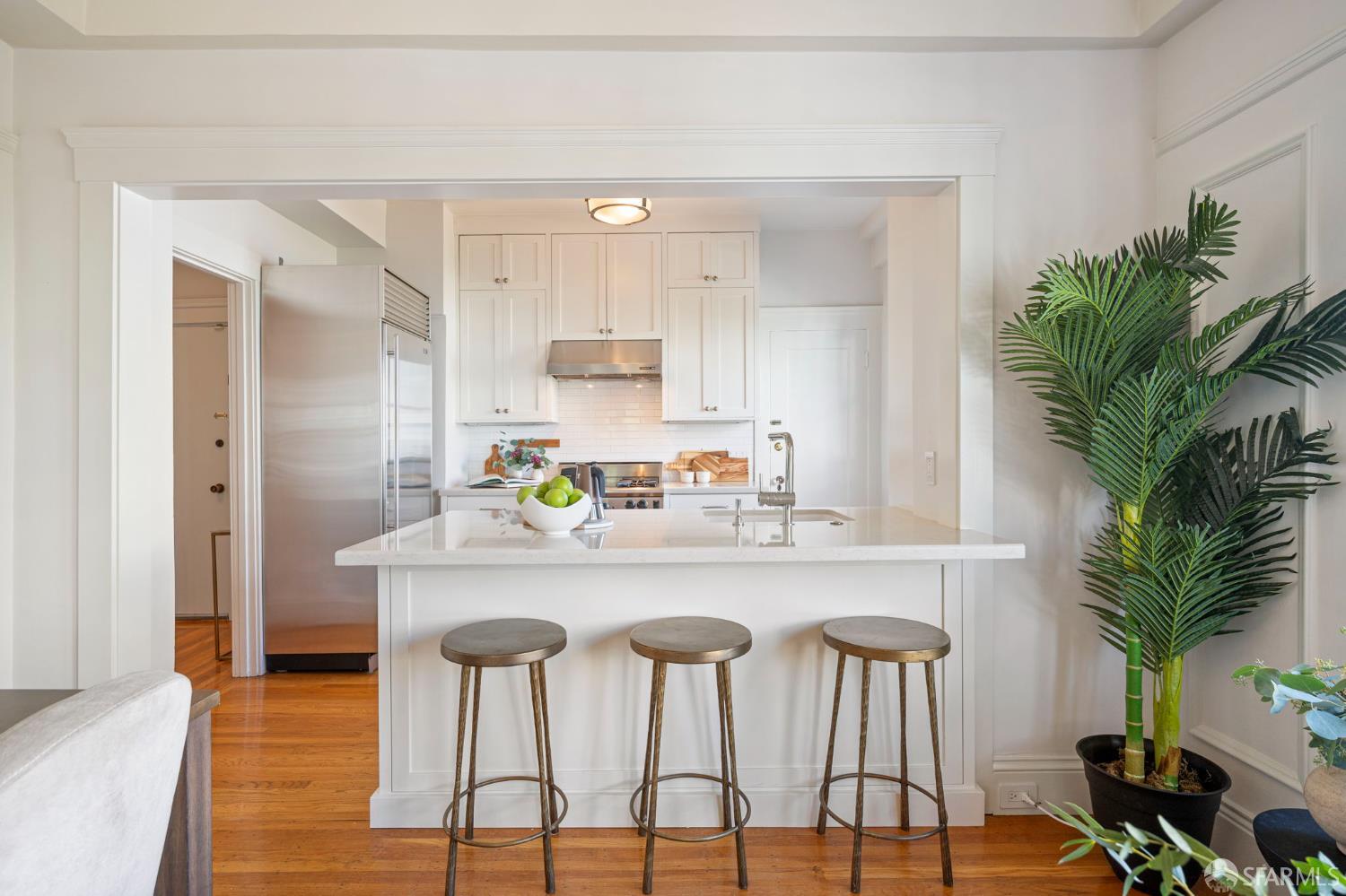 Detail Gallery Image 6 of 40 For 2363 Larkin St #34,  San Francisco,  CA 94109 - 2 Beds | 1 Baths