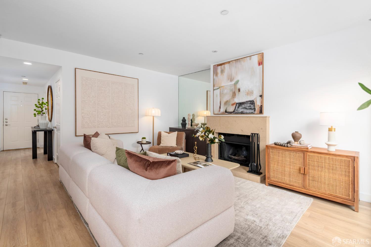 Photo #9: 425081833 Listing: Photo #9