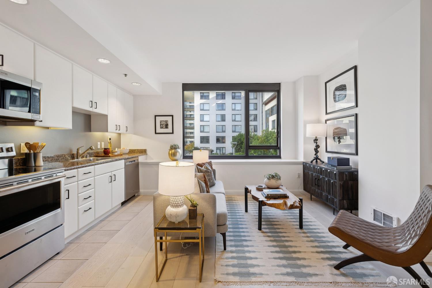Photo #4: 425080219 Listing 