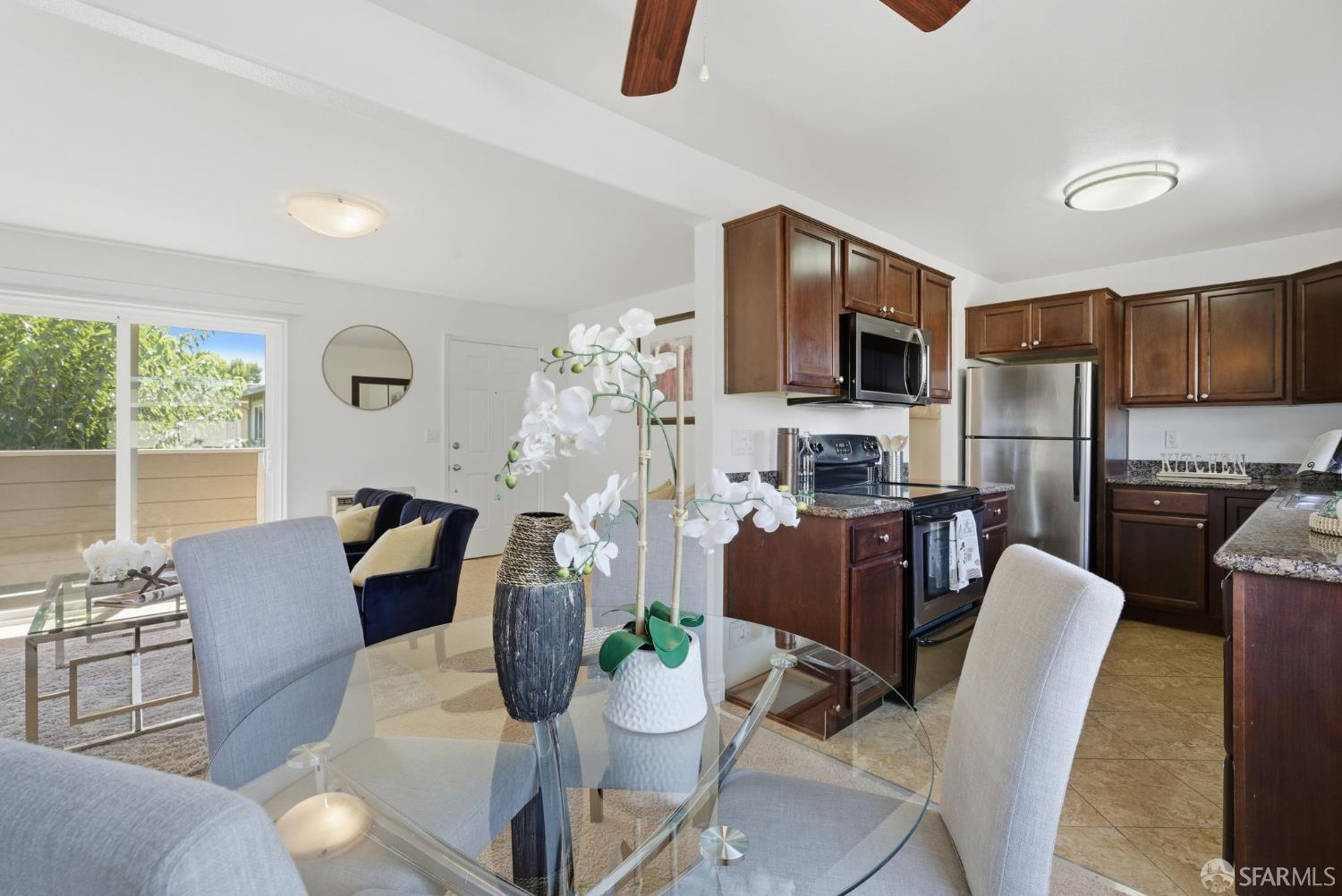 Detail Gallery Image 4 of 67 For 4970 Cherry Ave #211,  San Jose,  CA 95118 - 2 Beds | 1/1 Baths