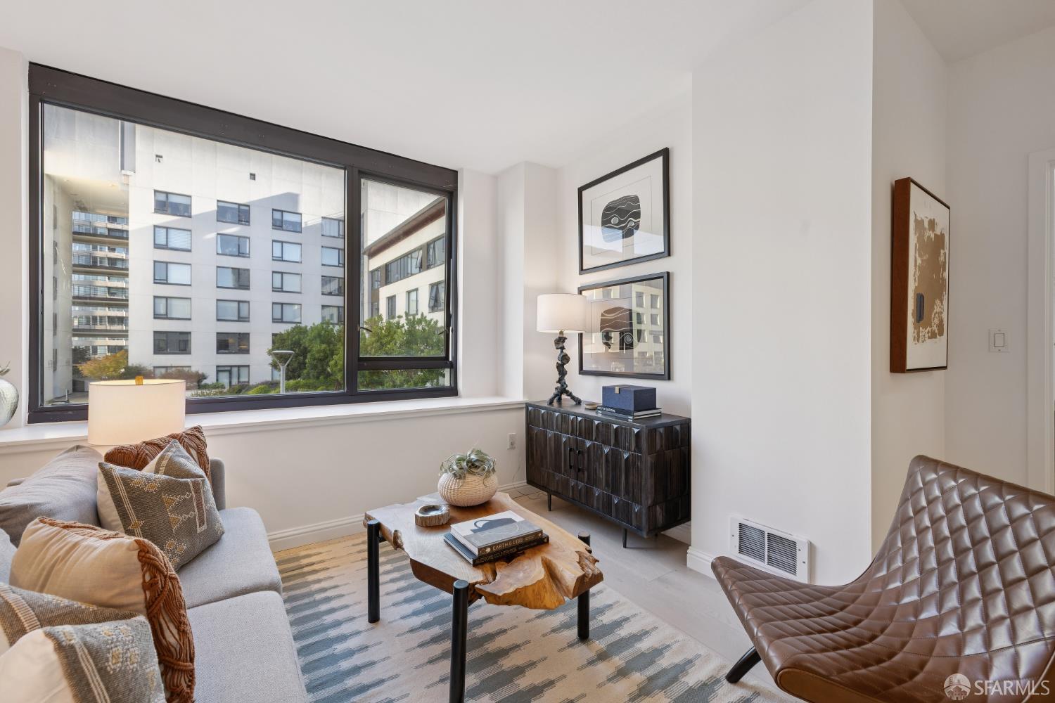 Photo #5: 425080219 Listing 