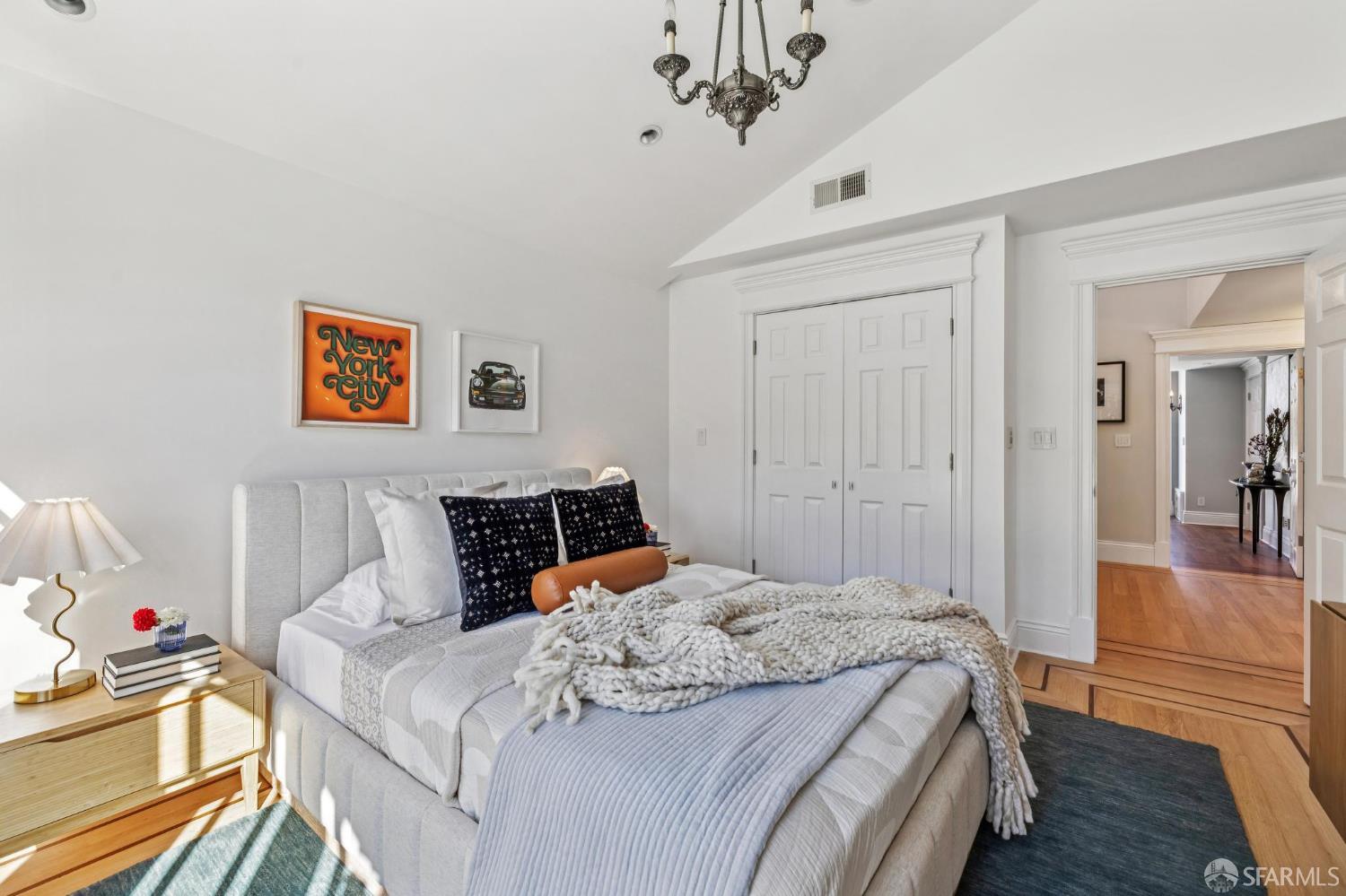 Detail Gallery Image 40 of 93 For 729 Douglass St, San Francisco,  CA 94114 - – Beds | – Baths