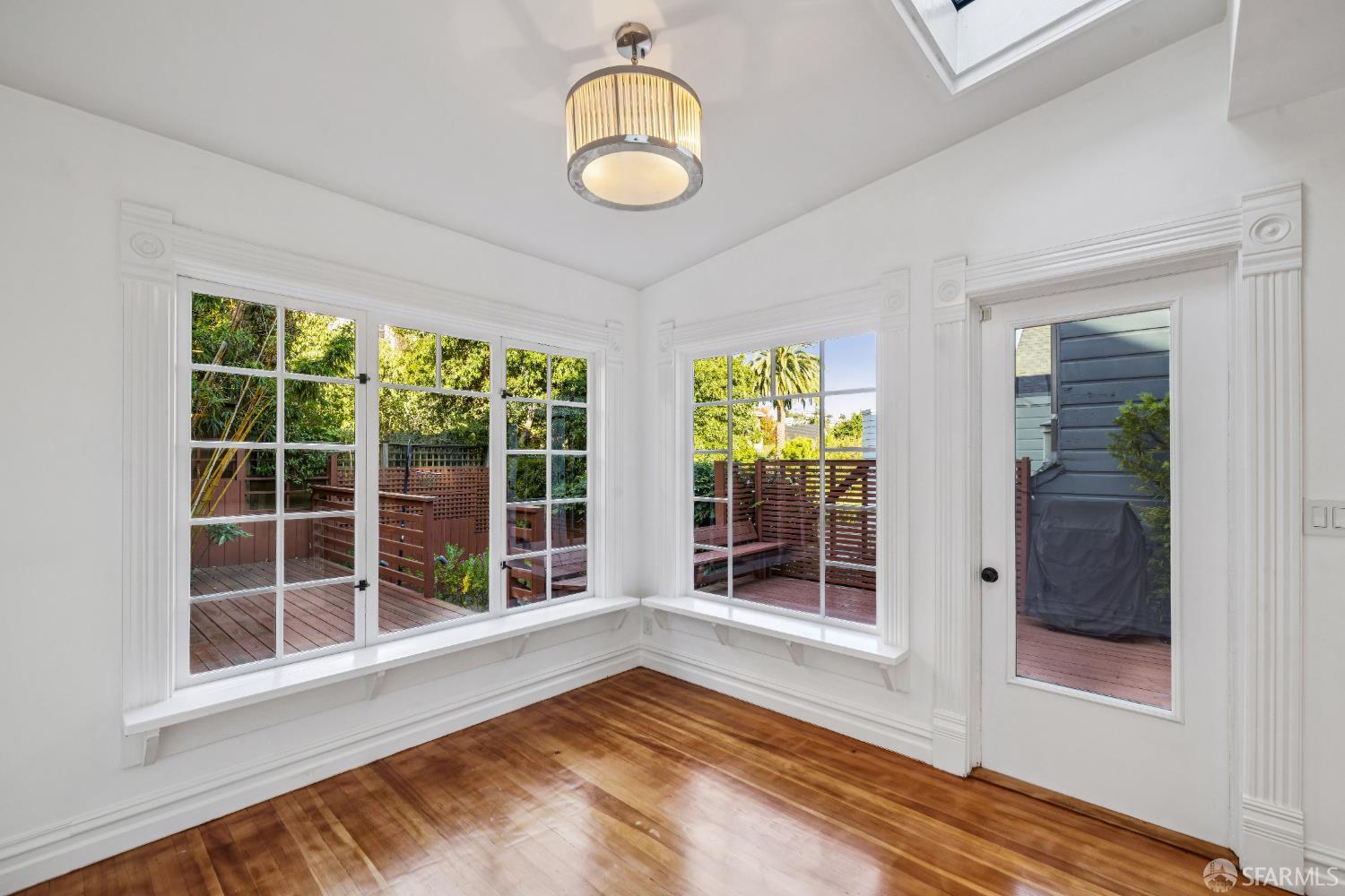 Detail Gallery Image 17 of 44 For 282 Eureka St, San Francisco,  CA 94114 - 4 Beds | 2/1 Baths