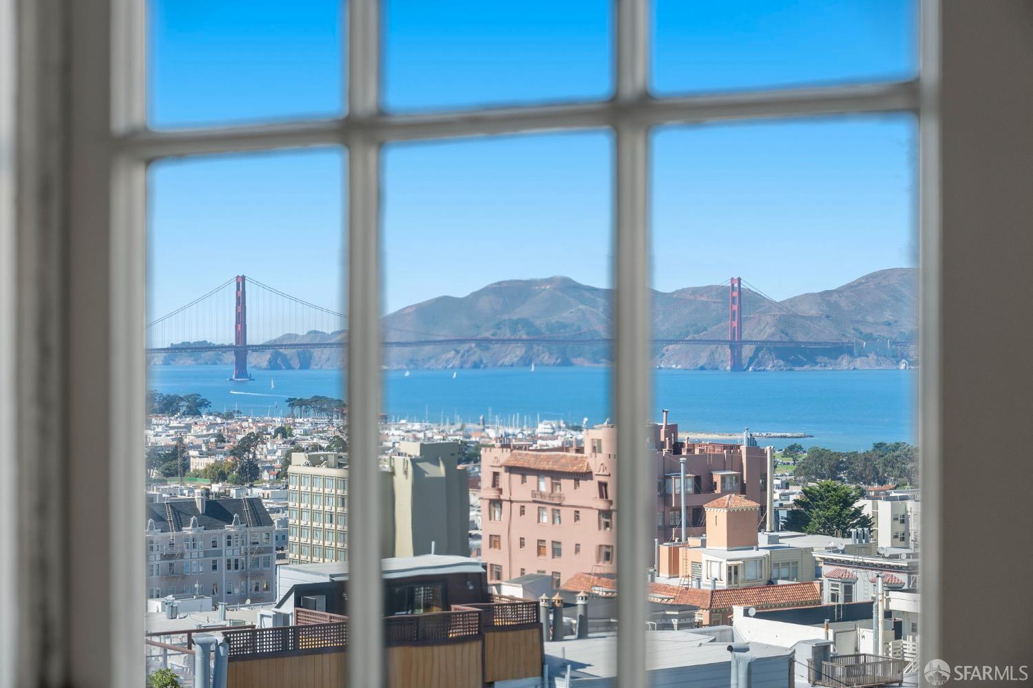 Detail Gallery Image 8 of 40 For 2363 Larkin St #34,  San Francisco,  CA 94109 - 2 Beds | 1 Baths