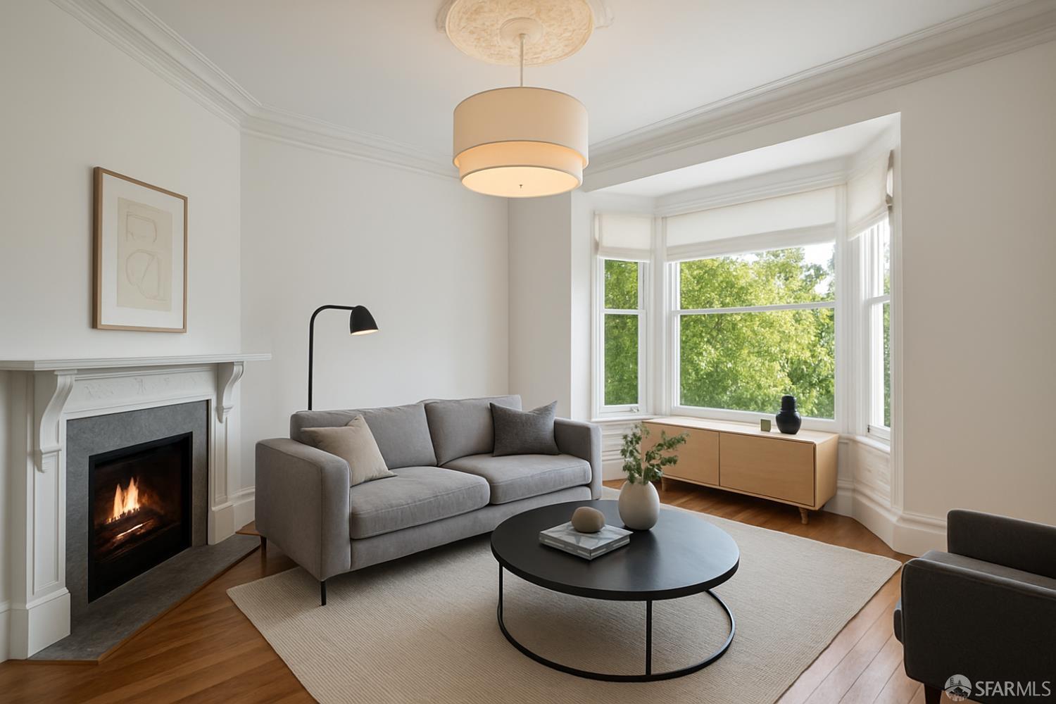 Detail Gallery Image 4 of 44 For 282 Eureka St, San Francisco,  CA 94114 - 4 Beds | 2/1 Baths