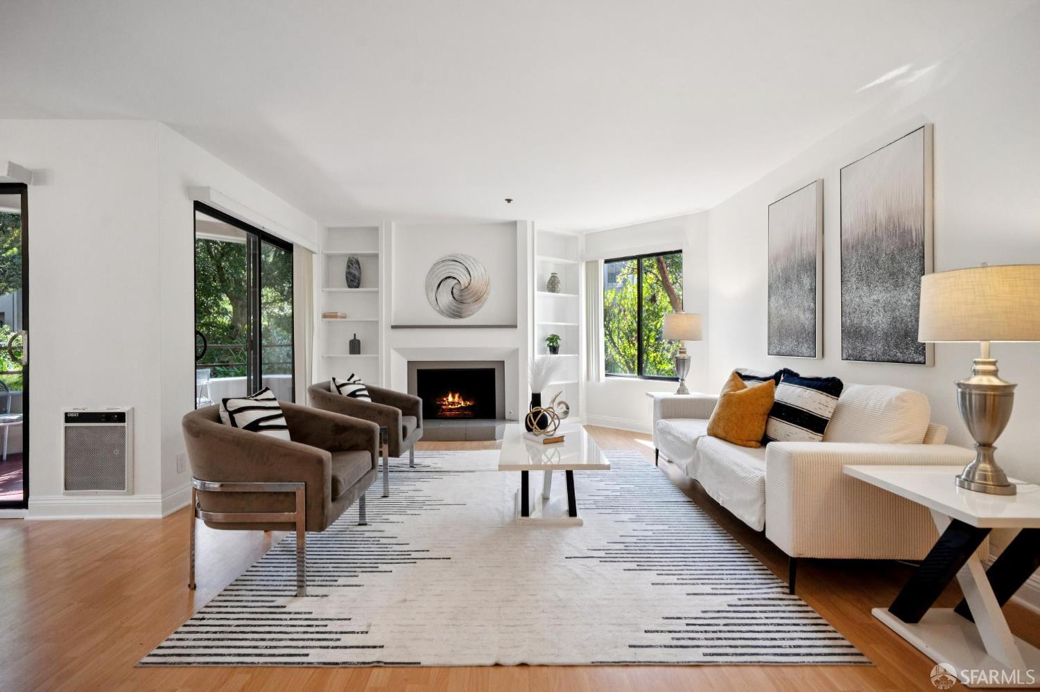 Photo #2: 425065655 Listing 