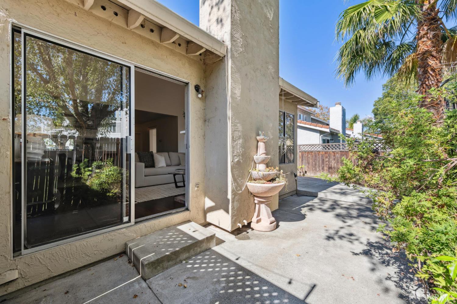 Detail Gallery Image 25 of 28 For 141 Edgewater Pl, Pittsburg,  CA 94565 - 3 Beds | 2/1 Baths