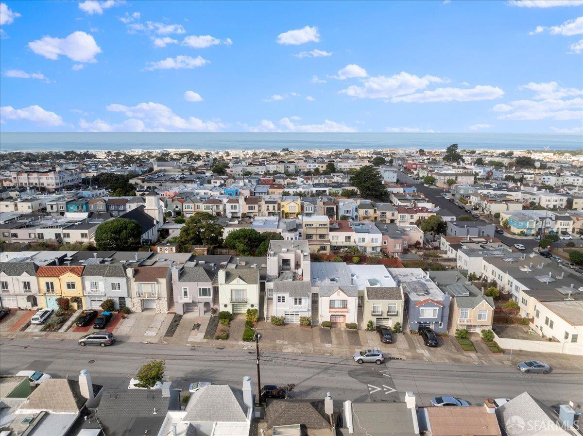 Detail Gallery Image 2 of 42 For 1735 28th Ave, San Francisco,  CA 94122 - 4 Beds | 2 Baths