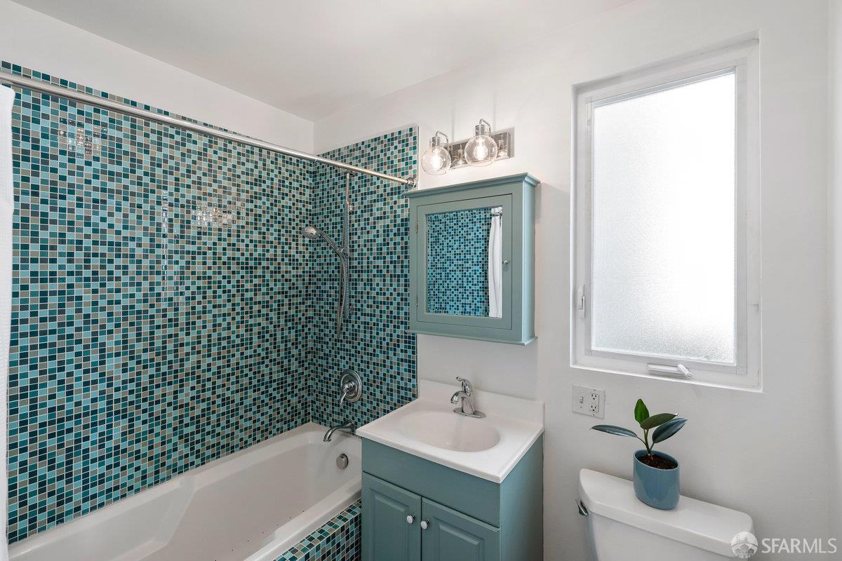 Detail Gallery Image 17 of 28 For 4190 Folsom St, San Francisco,  CA 94110 - 3 Beds | 2 Baths